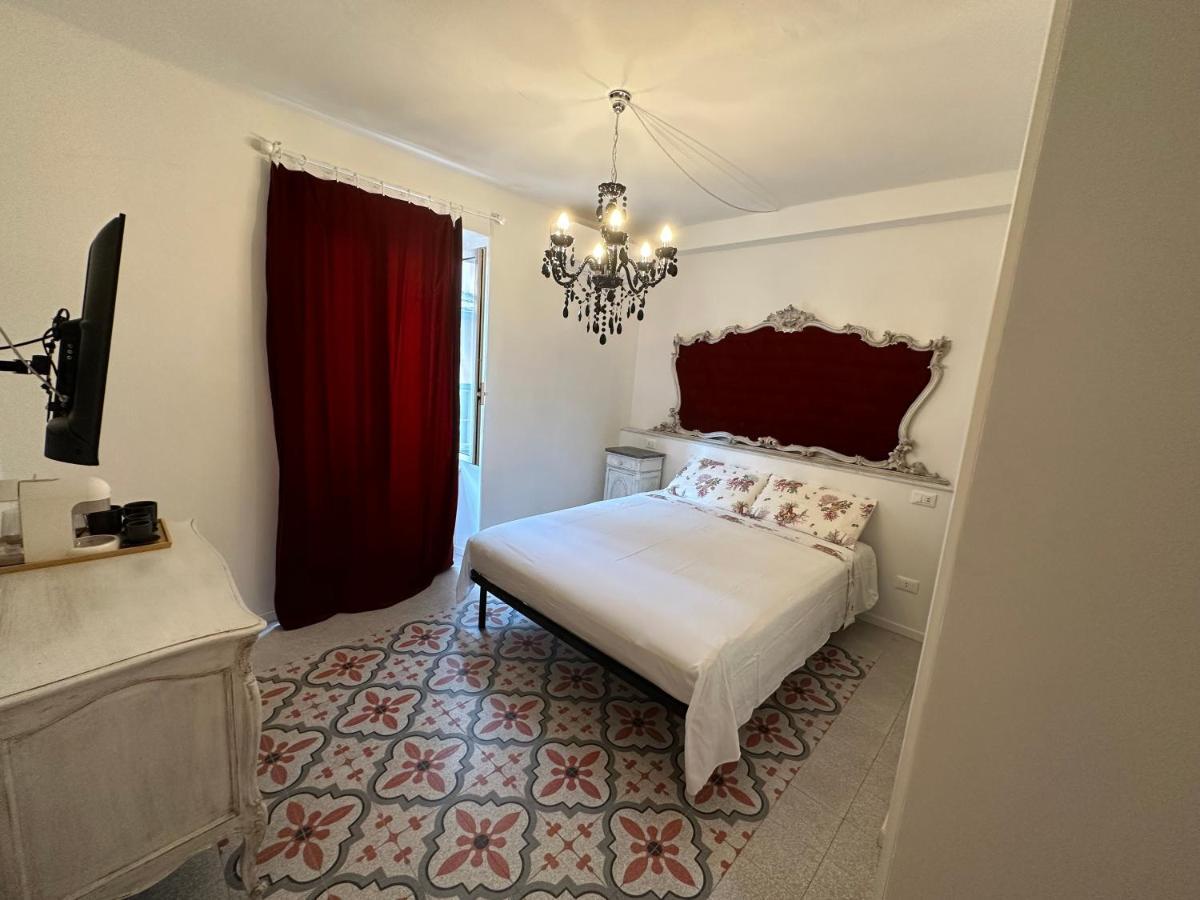 Elegante Stanza Rossa Mottino23 Bed and Breakfast Lerici Εξωτερικό φωτογραφία